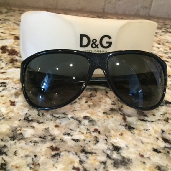 D&G Accessories - D&G Sunglasses w/ Case
